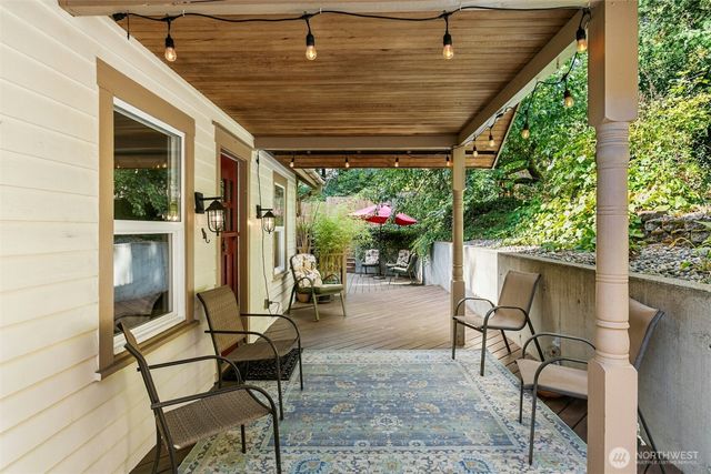 18901 61 Avenue NE, Kenmore, WA 98028