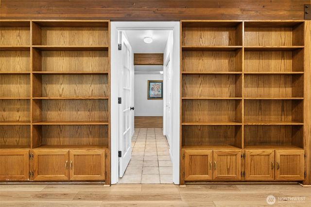 18901 61 Avenue NE, Kenmore, WA 98028