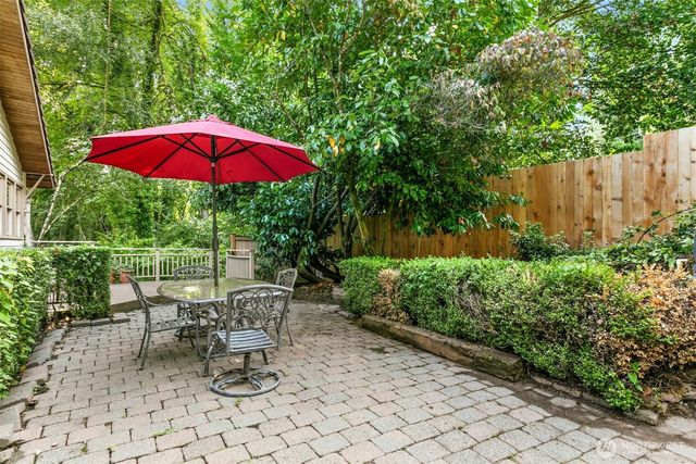 18901 61 Avenue NE, Kenmore, WA 98028