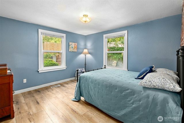 18901 61 Avenue NE, Kenmore, WA 98028