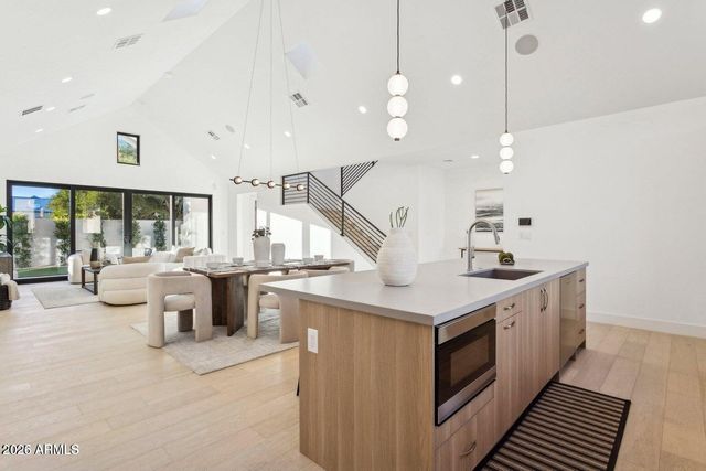 6330 N 10TH Drive, Phoenix, AZ 85013