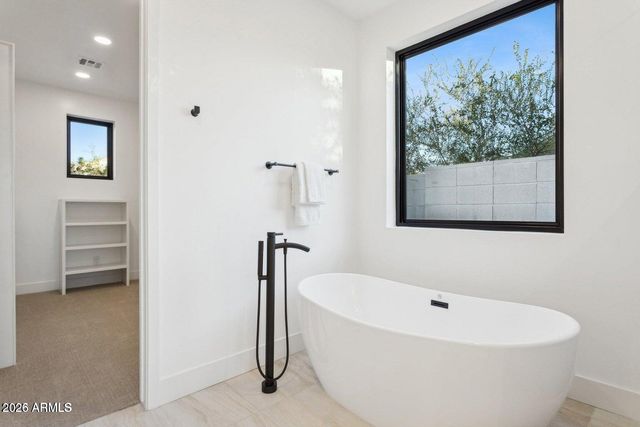 6330 N 10TH Drive, Phoenix, AZ 85013