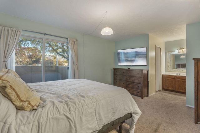 66 Calle De La Noche Boulevard NE, Albuquerque, NM 87109