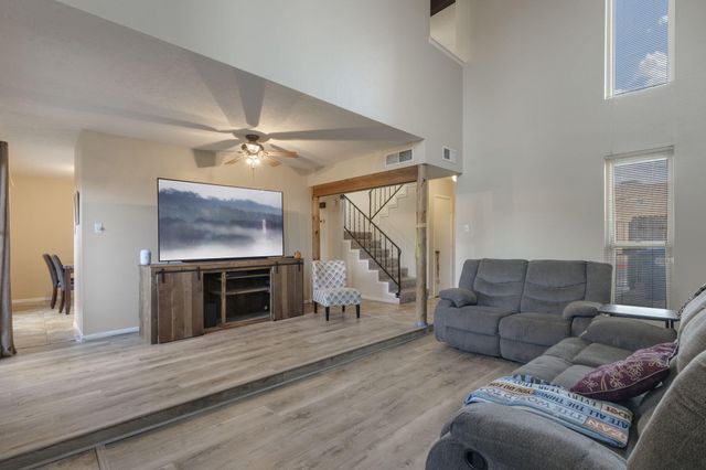 66 Calle De La Noche Boulevard NE, Albuquerque, NM 87109