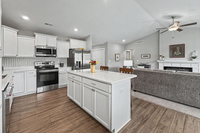 5429 NE Briarwood Drive, Ankeny, IA 50021