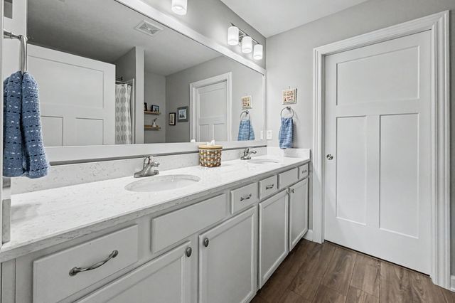 5429 NE Briarwood Drive, Ankeny, IA 50021