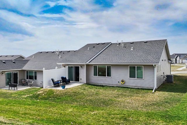 5429 NE Briarwood Drive, Ankeny, IA 50021