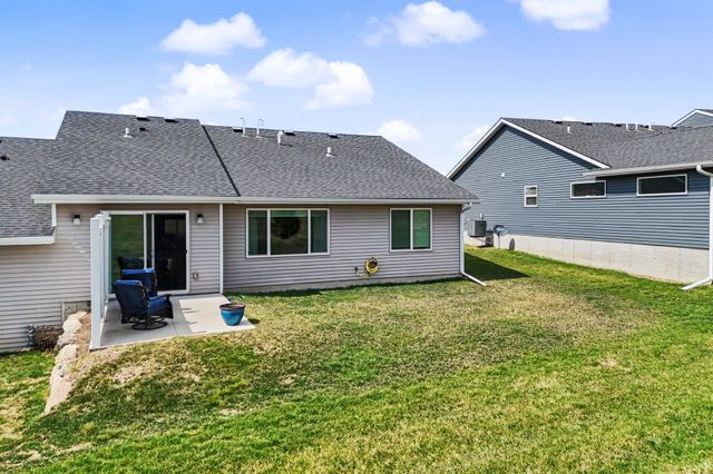 5429 NE Briarwood Drive, Ankeny, IA 50021