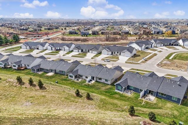 5429 NE Briarwood Drive, Ankeny, IA 50021