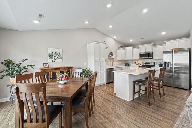 5429 NE Briarwood Drive, Ankeny, IA 50021
