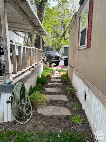 19 E COLONIAL WOOD #D, North Salt Lake, UT 84054
