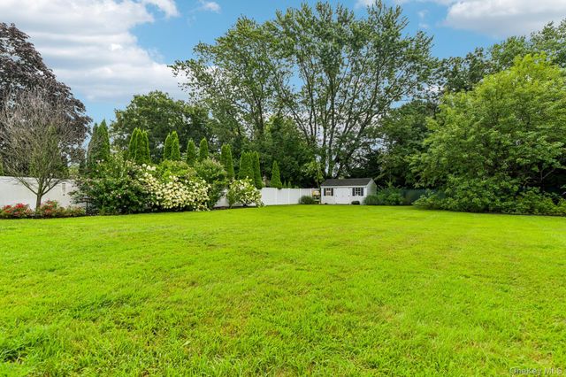 38 Nathan Drive, Bohemia, NY 11716