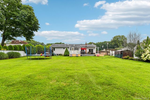 38 Nathan Drive, Bohemia, NY 11716