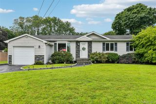 38 Nathan Drive, Bohemia, NY 11716