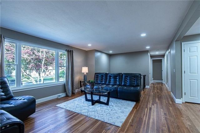 20 Maplewood Drive, Coventry, RI 02816