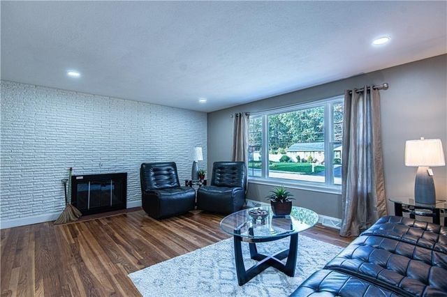 20 Maplewood Drive, Coventry, RI 02816