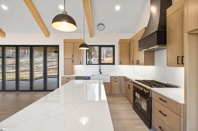 125 E Peninsula Drive, Laurens, SC 29360