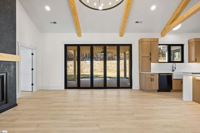 125 E Peninsula Drive, Laurens, SC 29360