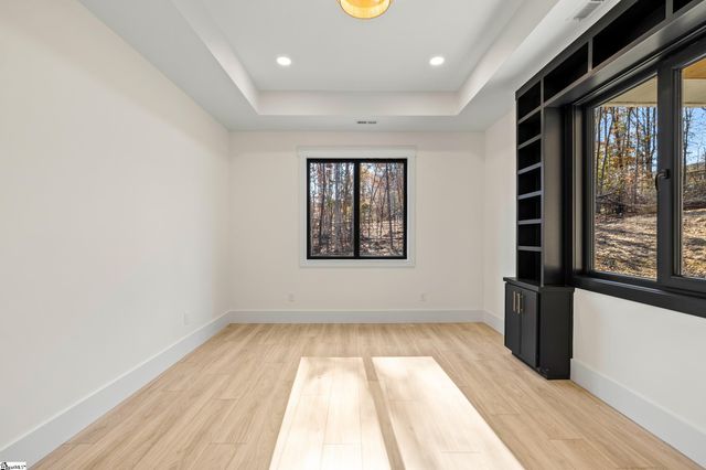 125 E Peninsula Drive, Laurens, SC 29360