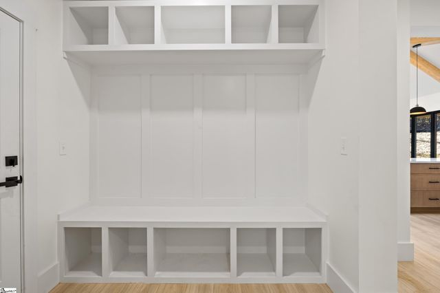 125 E Peninsula Drive, Laurens, SC 29360