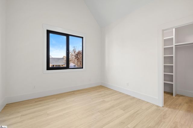 125 E Peninsula Drive, Laurens, SC 29360