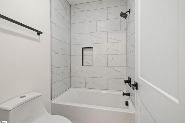 125 E Peninsula Drive, Laurens, SC 29360