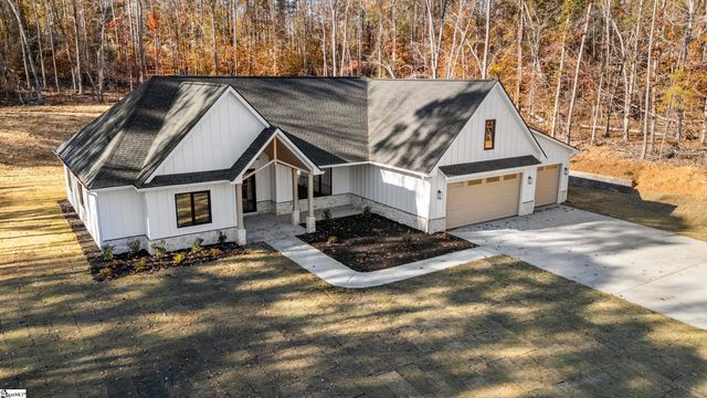 125 E Peninsula Drive, Laurens, SC 29360