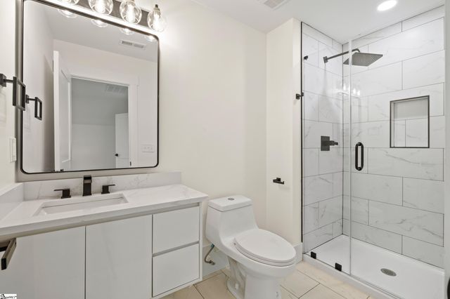 125 E Peninsula Drive, Laurens, SC 29360