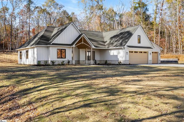 125 E Peninsula Drive, Laurens, SC 29360