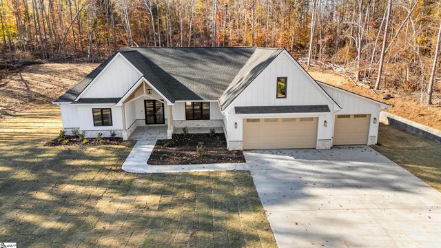 125 E Peninsula Drive, Laurens, SC 29360