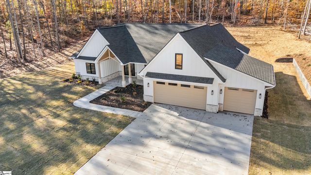125 E Peninsula Drive, Laurens, SC 29360