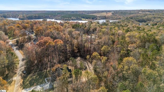 125 E Peninsula Drive, Laurens, SC 29360