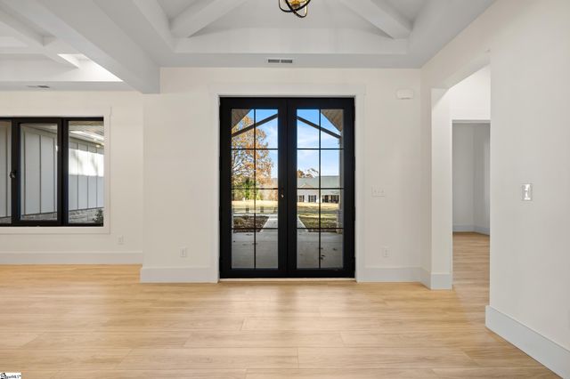 125 E Peninsula Drive, Laurens, SC 29360