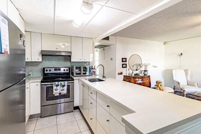 213 Fanshaw 213, Boca Raton, FL 33434