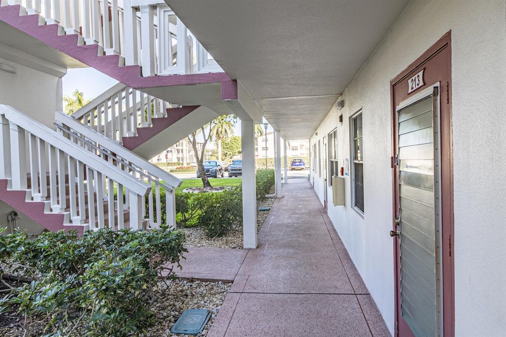 213 Fanshaw 213, Boca Raton, FL 33434