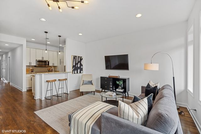 2130 W Rice Street 3, Chicago, IL 60622