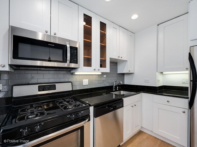 604 W Armitage Avenue, Chicago, IL 60614