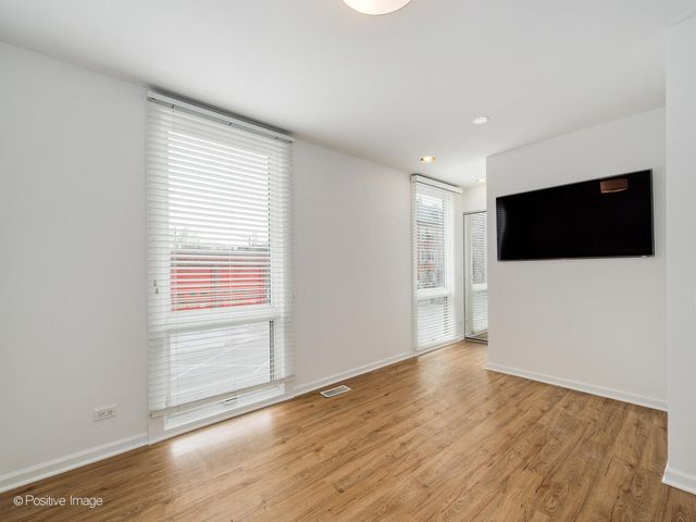 604 W Armitage Avenue, Chicago, IL 60614