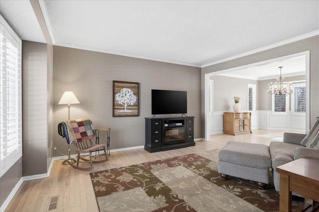 1237 Summit Oaks Drive, Burnsville, MN 55337