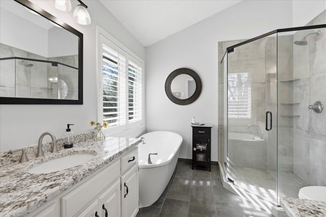 1237 Summit Oaks Drive, Burnsville, MN 55337