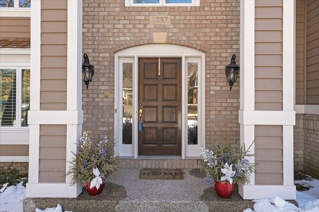 1237 Summit Oaks Drive, Burnsville, MN 55337