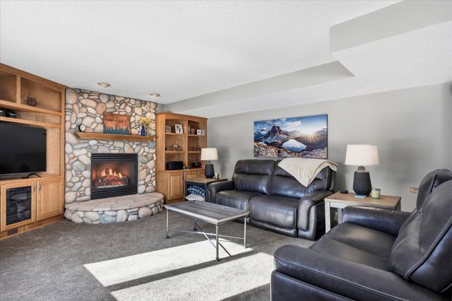 1237 Summit Oaks Drive, Burnsville, MN 55337