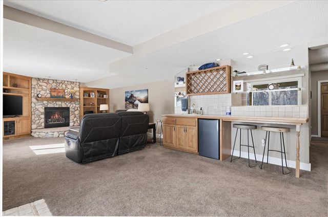 1237 Summit Oaks Drive, Burnsville, MN 55337