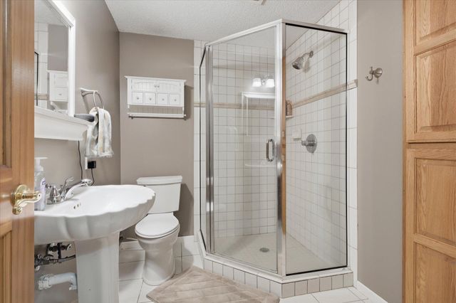 1237 Summit Oaks Drive, Burnsville, MN 55337