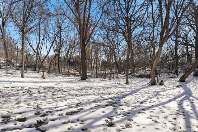 1237 Summit Oaks Drive, Burnsville, MN 55337