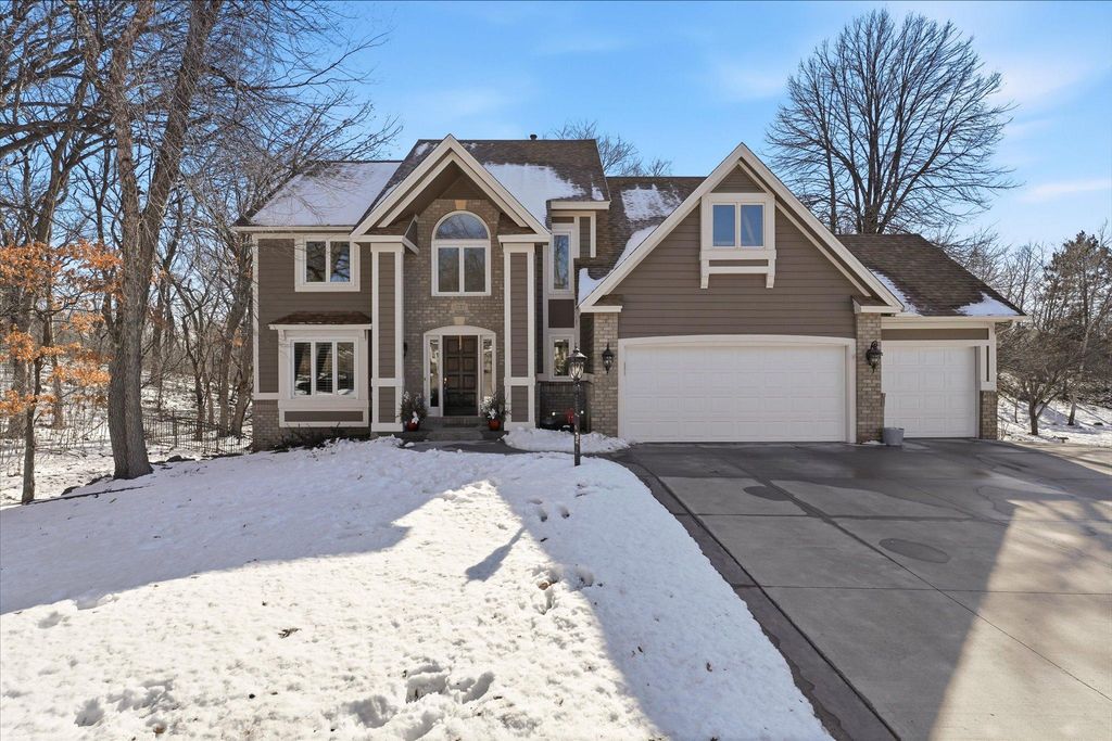 1237 Summit Oaks Drive, Burnsville, MN 55337
