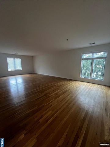 210 Rivervale Road 1, River Vale, NJ 07675