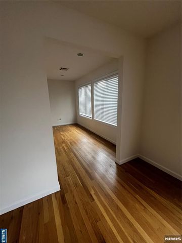 210 Rivervale Road 1, River Vale, NJ 07675
