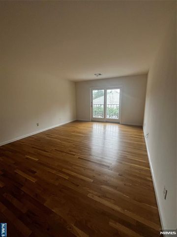 210 Rivervale Road 1, River Vale, NJ 07675