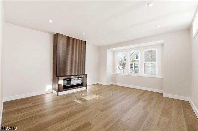 301 N Grove St, East Orange City, NJ 07017